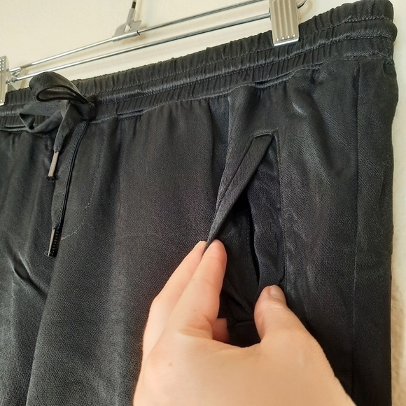 Revolve Sanctuary Black Silky Dreamer Jogger M - Picture 5 of 5